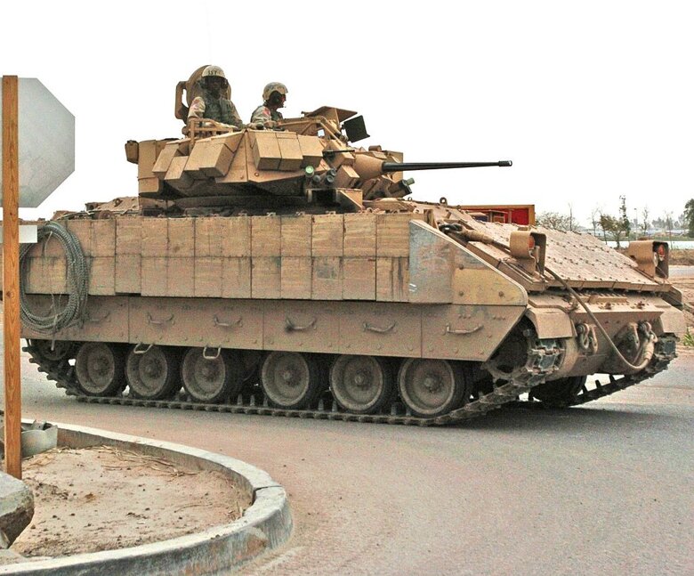 Про те, що являють собою M2 Bradley, M1126 Stryker і M1A2 Abrams, які Україна отримає від США – в матеріалі Слово і діло