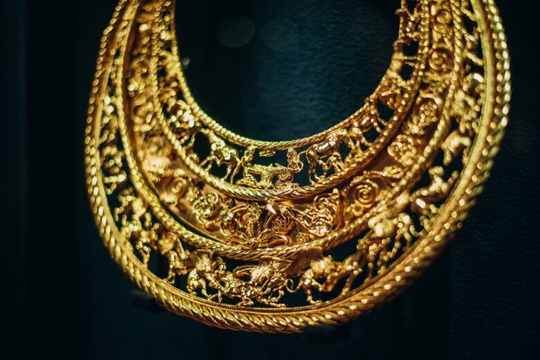 У київському музеї презентували окремі артефакти колекції скіфського золота, яку вчора повернули до України