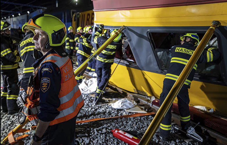 По данным УЗ, среди погибших в аварии поезда в Чехии нет пассажиров прицепных вагонов, ехавших в украинский Чоп.