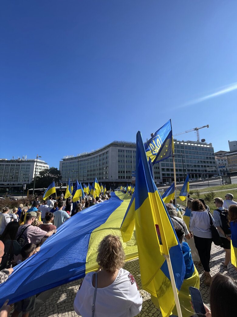 Масштабные акции ко Дню независимости прошли сегодня по Европе. В частности, украинцы во всем мире 24 августа образовали живые цепи единства и устроили шествия.