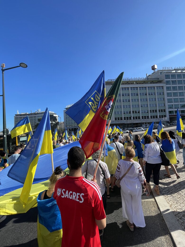 Масштабные акции ко Дню независимости прошли сегодня по Европе. В частности, украинцы во всем мире 24 августа образовали живые цепи единства и устроили шествия.