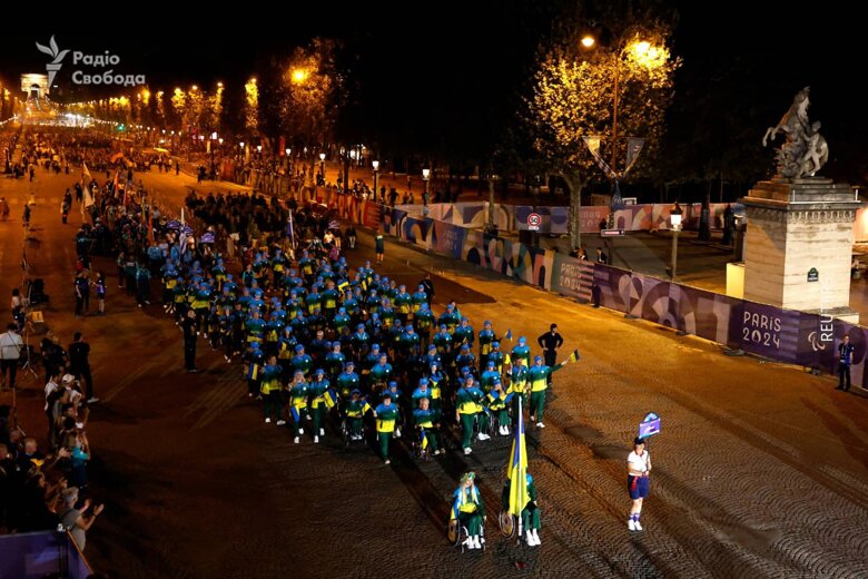 У Парижі відбулась церемонія відкриття Паралімпійських ігор-2024. Український прапор несли 38-річна фехтувальниця Олена Федота-Ісаєва та 37-річний веслувальник Роман Полянський.