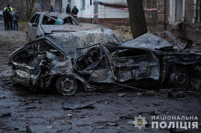 У Сумах двоє загиблих та 12 поранених внаслідок масованої атаки дронів. У місті проводяться пошуково-рятувальні та аварійно-відновлювальні роботи.