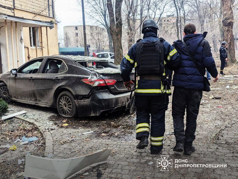 В Кривом Роге четверо погибших и семеро раненых в результате ракетной атаки. Президент Владимир Зеленский прокомментировал обстрел.