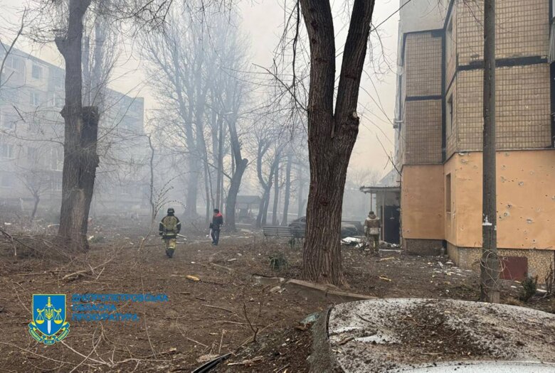 В Кривом Роге четверо погибших и семеро раненых в результате ракетной атаки. Президент Владимир Зеленский прокомментировал обстрел.