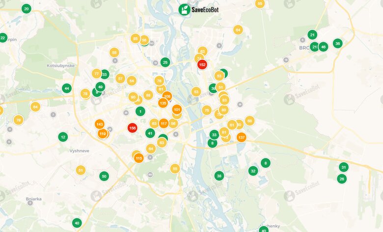 В Киеве после ночной российской атаки резко ухудшилось качество воздуха. В нескольких районах столицы зафиксирован опасный уровень загрязнения и задымления.