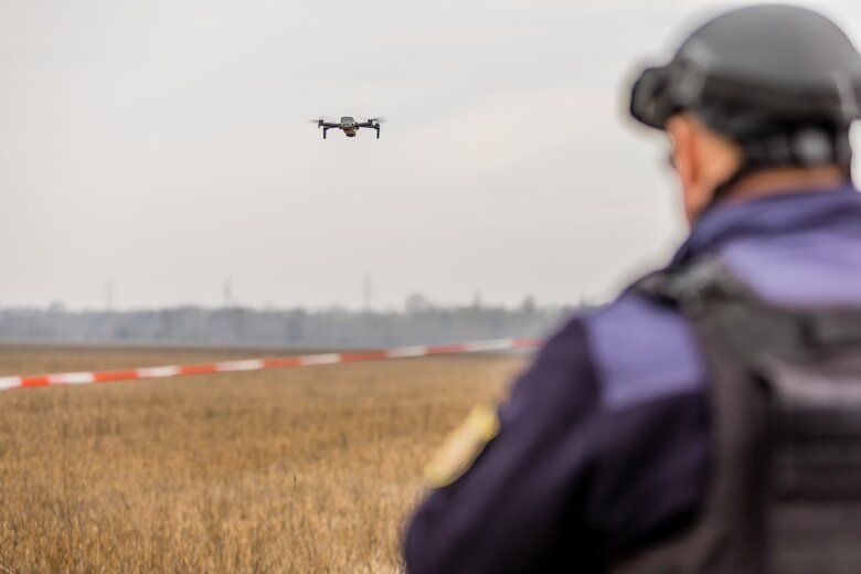 Руководитель Украинской национальной ассоциации по гуманитарному разминированию Алексей Ботнаренко в интервью Слово и дело рассказал о главных вызовах отрасли, новых законопроектах и самых интересных отечественных разработках в противоминной области.