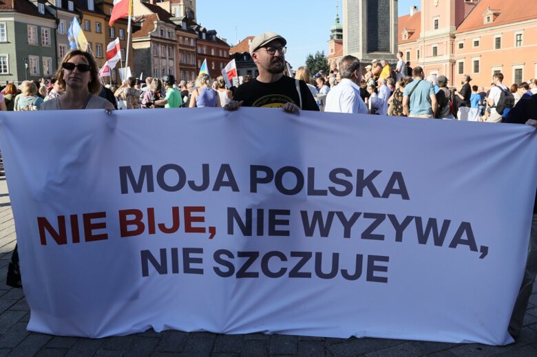 У 22 містах Польщі відбулися акції проти насильства щодо українців. Учасники мітингів виступили проти дискримінації та нападів на людей через їхнє походження, національність чи мову.