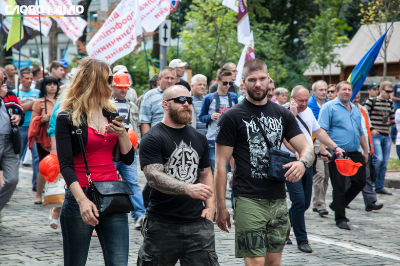 Активісти цивільного корпусу Азов та члени профспілки гірників України провели спільну акцію в столиці.
