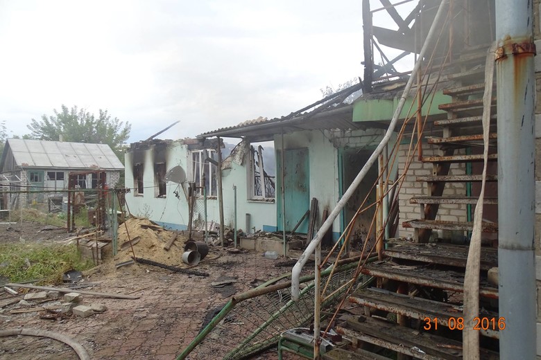 После долгого перерыва боевики вновь начали обстреливать город Счастье в Луганской области.