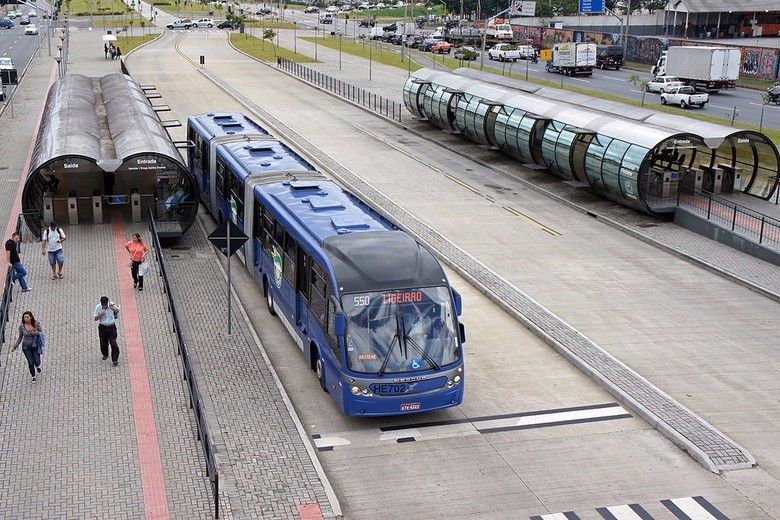 В Киеве могут появиться трам-трейны и скоростные автобусы BRT. Теоретически, их можно запустить уже через один-два года.