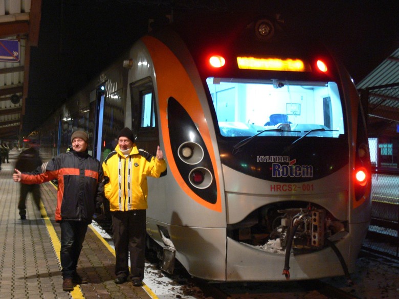 Один из участников польской волонтерской группы linia102.pl Кароль Гайджик опубликовал фотографии украинского поезда Интерсити+, который прибыл в Перемышль.