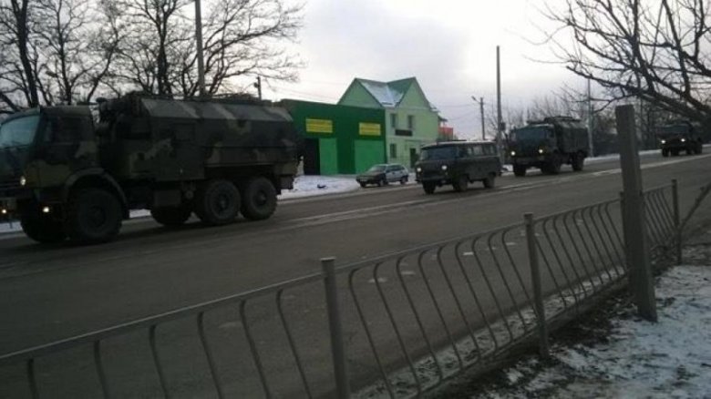 В оккупированный Российской Федерацией Симферополь в пятницу, 27 января 2017 года, заехала колонна военной техники России.