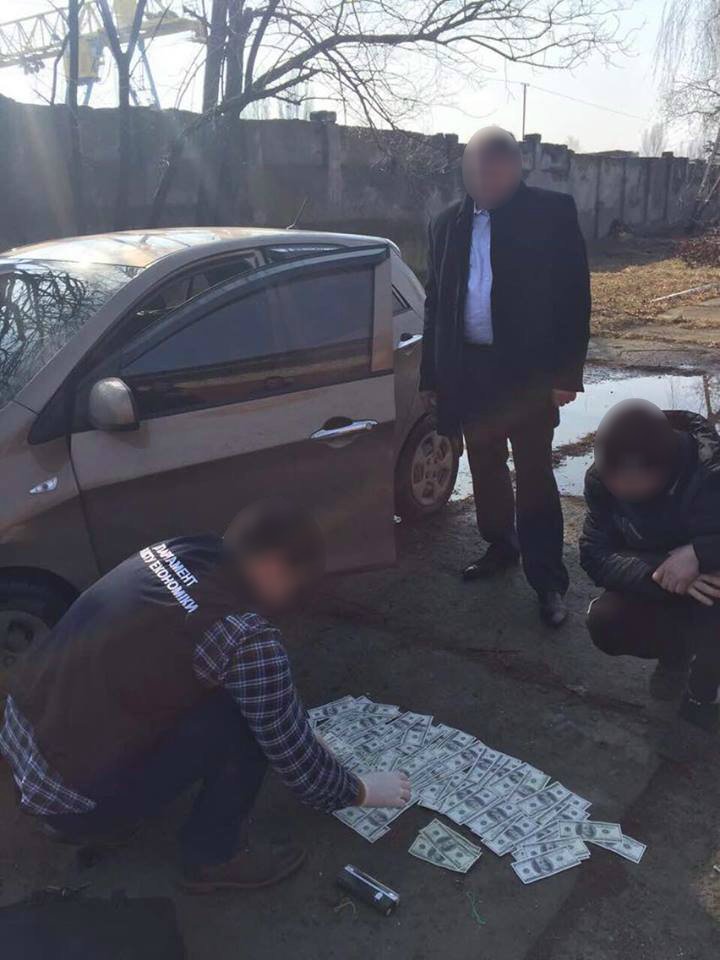 У прокуратурі Одеської області повідомили про затримання чиновника одеської філії Укрзалізниці за підозрою в хабарництві.