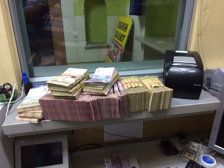 Одного з начальників управління ДФС в Миколаївській області затримали на хабарі від підприємця.