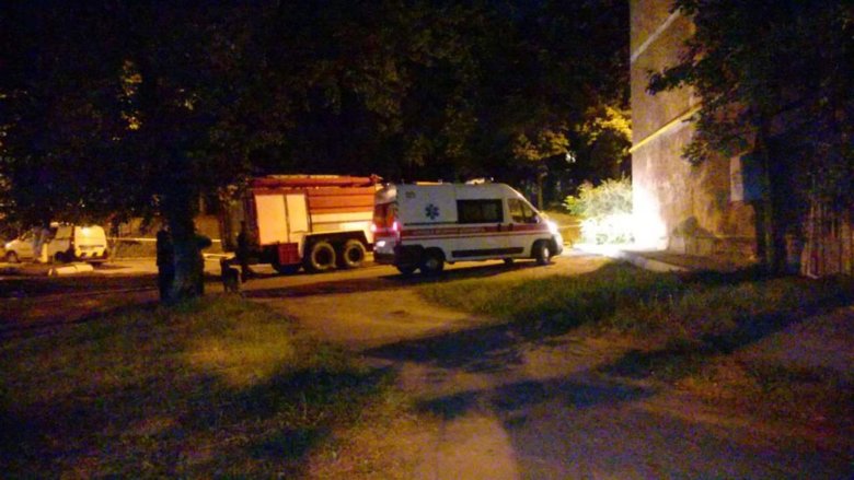 Під Києвом у місті Вишгород у житловому будинку ввечері неділі 4 червня сталася вибух, є постраждалі.