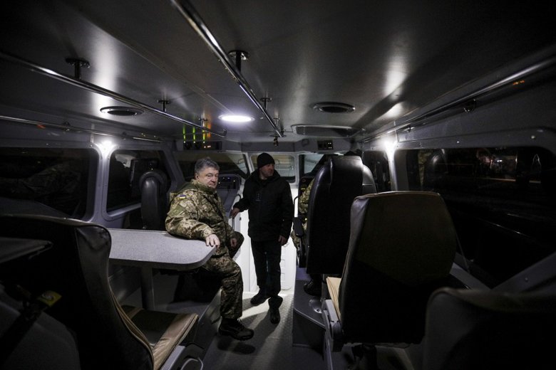 Президент и главы Генштаба и Госпогранслужбы испытали новый патрульный катер в открытом море.