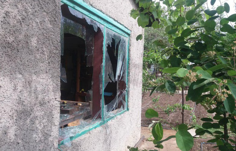 Боевики «ДНР» во вторник вечером 8 мая обстреляли поселок Мироновский Бахмутского района Донецкой области.
