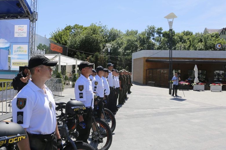 В Одесі запустили туристичну поліцію, яка працюватиме з 1 червня до закінчення туристичного сезону - 30 вересня.