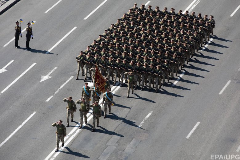 В военном параде в 27-й День Независимости приняли участие 4500 украинских военнослужащих и 250 единиц техники.