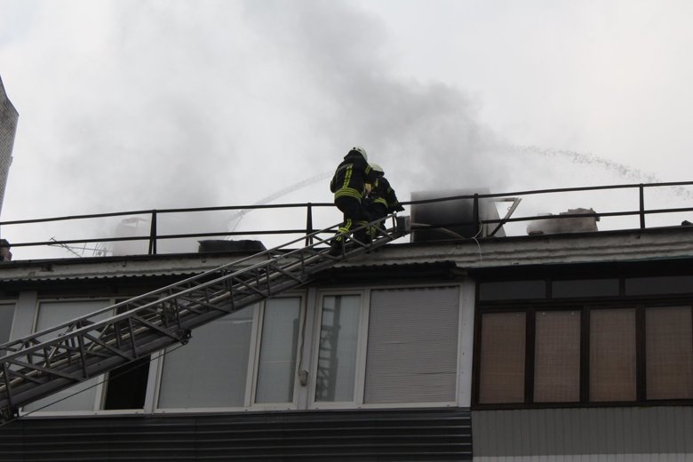 У середу, 27 березня, сталася пожежа в триповерховому житловому будинку на вул. Юрківській, 28 у Подільському районі Києва.
