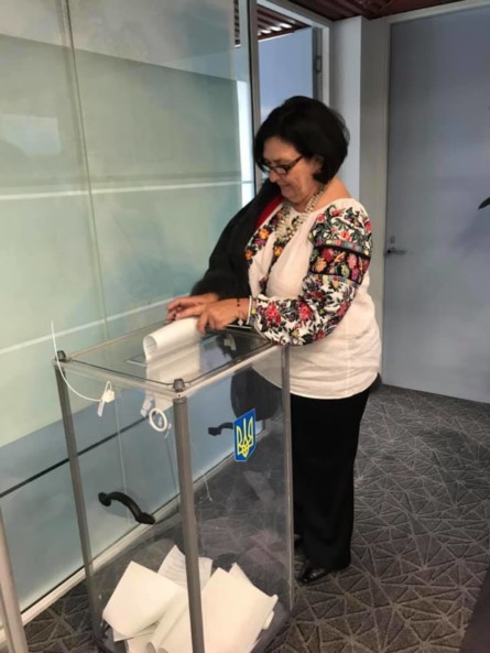 В посольстве напомнили украинцам, находящимся в Австралии, что для голосования на избирательном участке нужно при себе иметь загранпаспорт.
