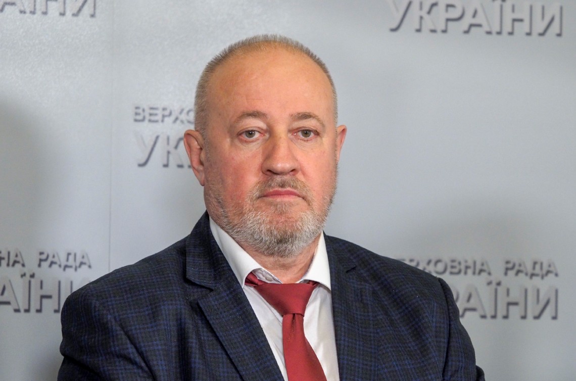 По его словам, после того, как президент Владимир Зеленский заявил, что хочет поставить точку в расследовании дел Майдана и Иловайской трагедии, прокуратура изъяла документы оперативных совещаний.