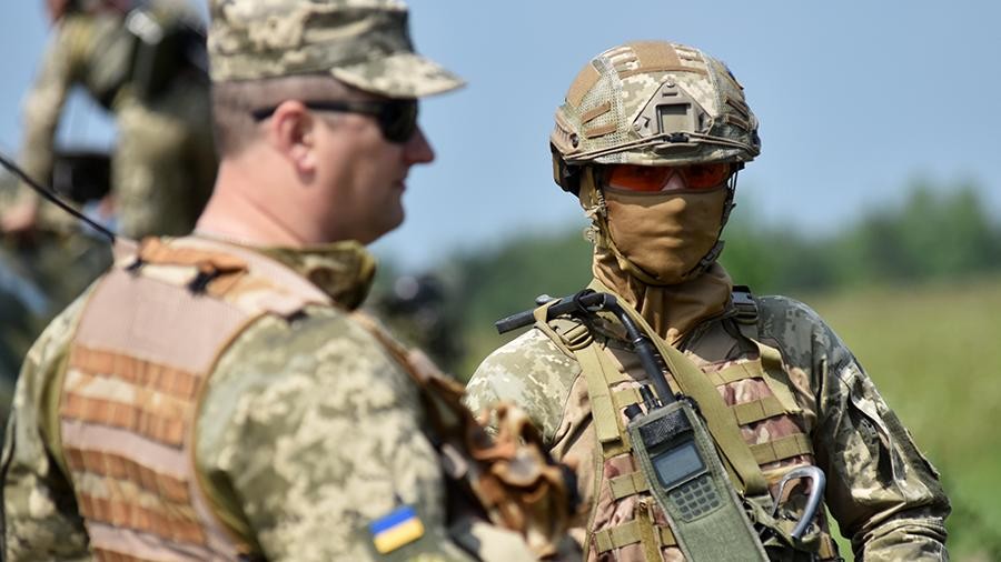 Спецпредставитель ОБСЕ Мартин Сайдик подтвердил, что боевики и ВСУ возобновили разведение сил и средств в районе города Золотое на Донбассе.