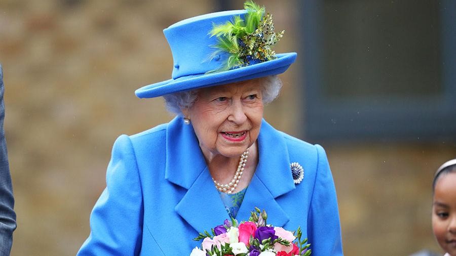 Королева Великобритании Елизавета II одобрила законопроект о проведении досрочных выборов в Великобритании.