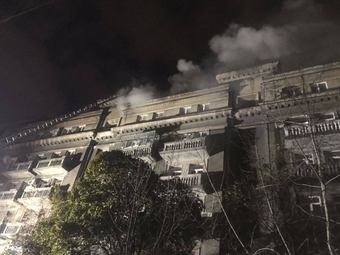 Пожар на крыше дома в центре Киева 31 октября и 1 ноября. Причины будет устанавливать следствие.