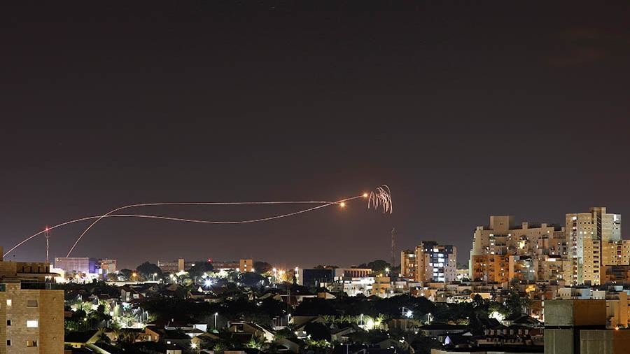 Армия обороны Израиля 1 ноября опубликовала видео, на котором заснят перехват семи ракет, выпущенных из палестинского сектора Газа.