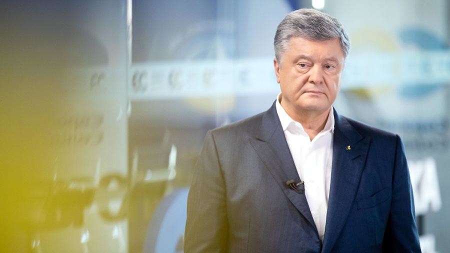 Пятый президент Петр Порошенко во вторник, 5 ноября, не явился на допрос в Госбюро расследований.