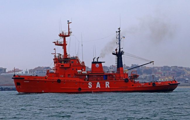 Украина отправила буксиры и спасательный корабль «Сапфир» в Керченский пролив за захваченными РФ кораблями.
