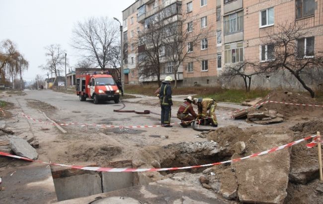 У Світловодську Кіровоградської області продовжуть ліквідацію наслідків аварії на теплопроводах.
