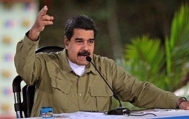 Глава Венесуэлы Николас Мадуро отдал приказ о мобилизации армии. По мнению президента страны, власти США и Колумбии готовят провокацию.