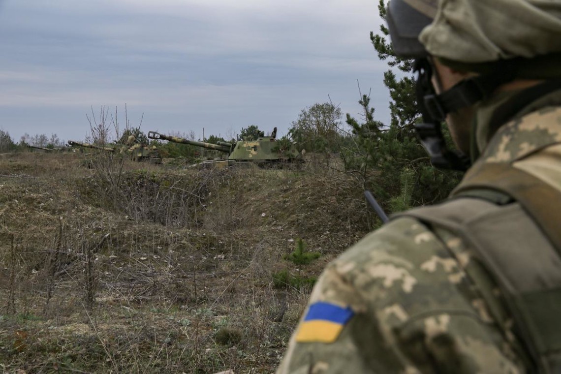 С начала текущих суток, 12 декабря, в районе проведения ООС на Донбассе вооруженные формирования РФ пять раз нарушили режим тишины.