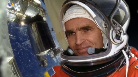 Зеленский рассказал, что государство возьмет на себя финансирование мемориала первого астронавта независимой Украины Леонида Каденюка.