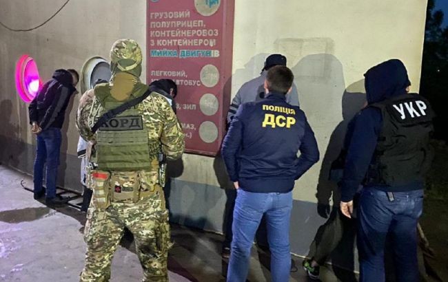 Правоохоронці затримали в Одесі групу іноземних кілерів, підозрюваних в замаху на життя громадянина Чорногорії в центрі Києва.