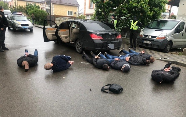 У Броварах під Києвом вранці в п'ятницю, 29 травня, відбулися сутички та стрілянина, поліція провела масові затримання.