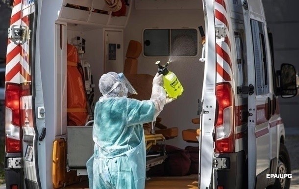 У Міністерстві охорони здоров'я повідомили, що в Україні від ускладнень COVID-19 померли 39 медиків.