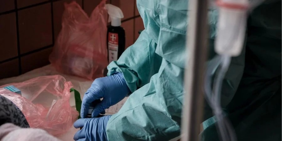 На Буковині за останню добу зафіксували 55 нових випадків зараження коронавірусом. У Сторожинецькій міській раді коронавірус виявили у 10 працівників.