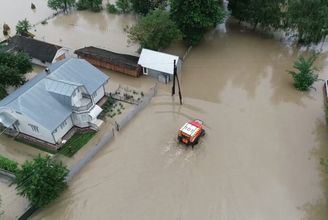Паводок на Прикарпатті. Ізраїль виділить першочергову гуманітарну допомогу регіонам України, які постраждали через повінь.