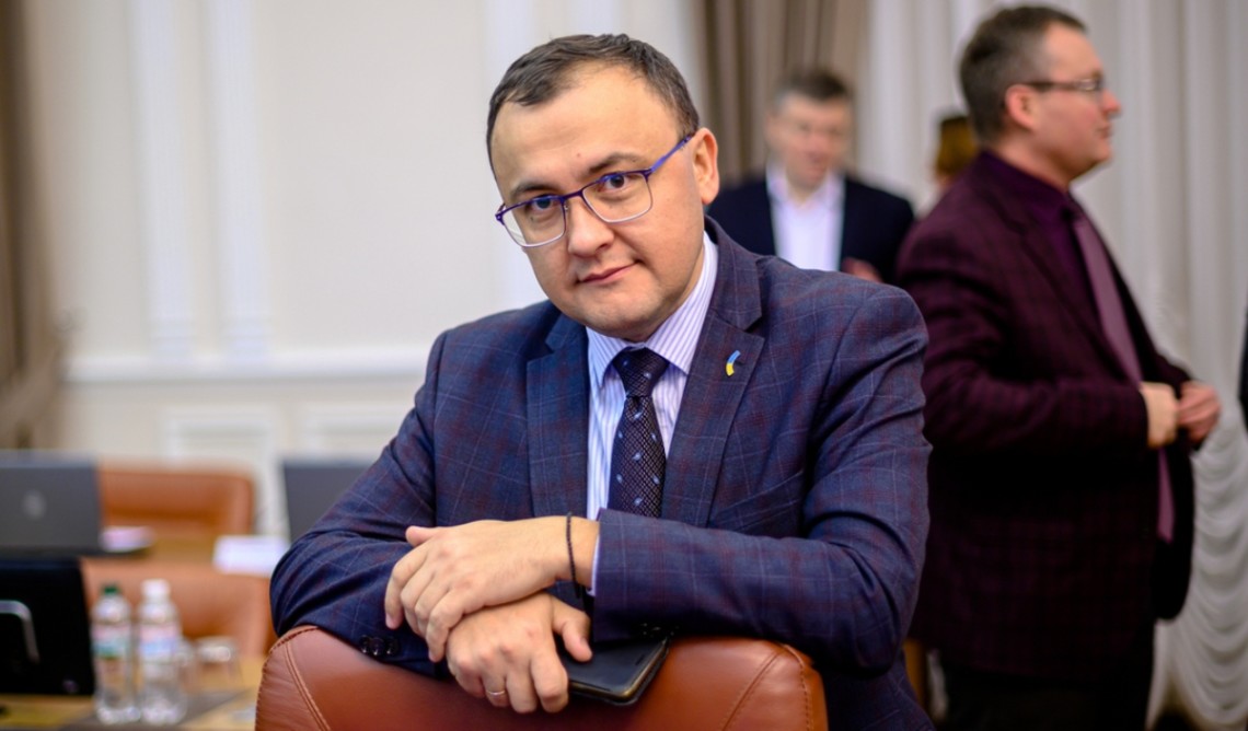 Заступник голови МЗС Василь Боднар отримав минулого місяця відпускні та матеріальну допомогу на оздоровлення.