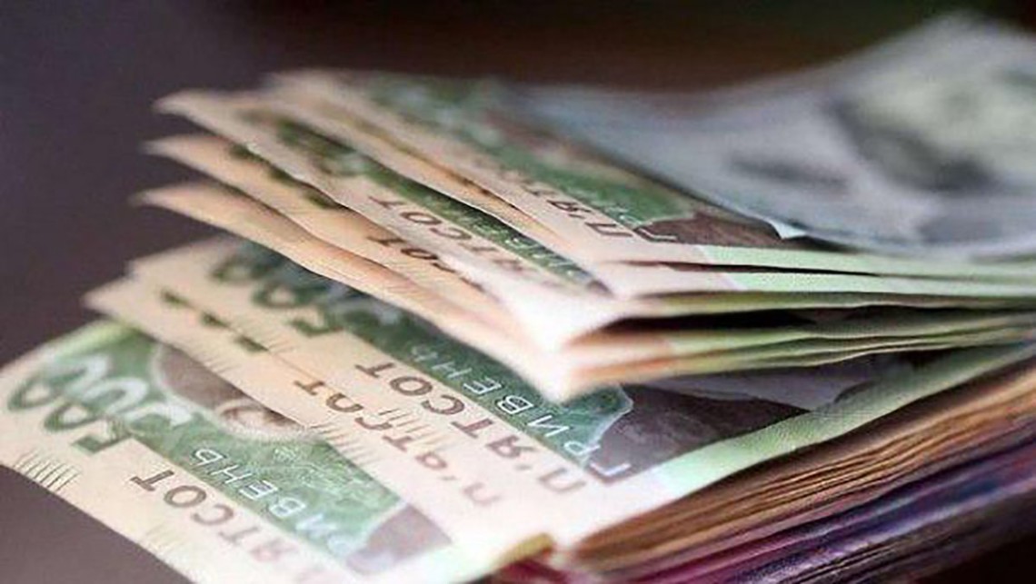 В Украине с 1 сентября 2020 года минимальная зарплата выросла до 5 тысяч гривен. Следующий этап повышения ожидается в январе.