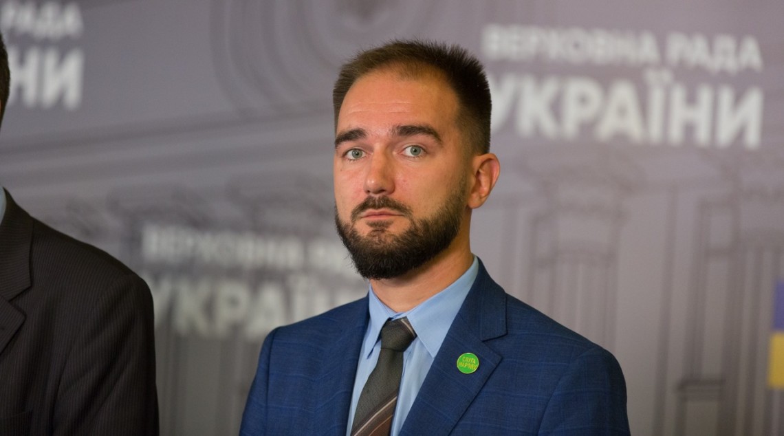 САП повідомила нардепу Олександру Юрченку про підозру в отриманні неправомірної вигоди з використанням законних повноважень і обов'язків.
