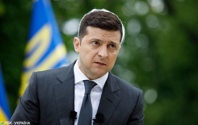 Президент Украины Владимир Зеленский заявил, что Украина не идет на шантаж в переговорах по Донбассу.