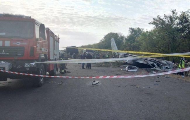 Следственная группа назначила более чем 50 экспертиз по делу об авиакатастрофе военного самолета Ан-26 в Харьковской области.