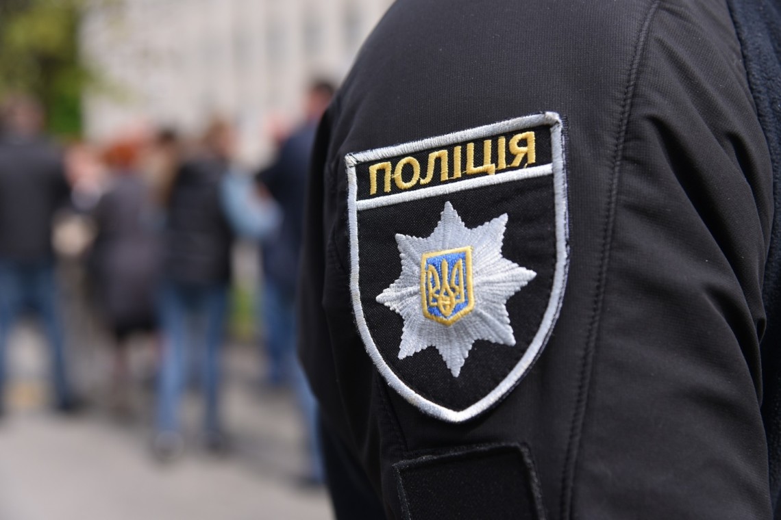 Сегодня в Печерское управление полиции поступило сообщение о том, что неизвестный зашел в ресторан на бульваре Леси Украинский и начал угрожать персоналу тем, что подорвет заведение.