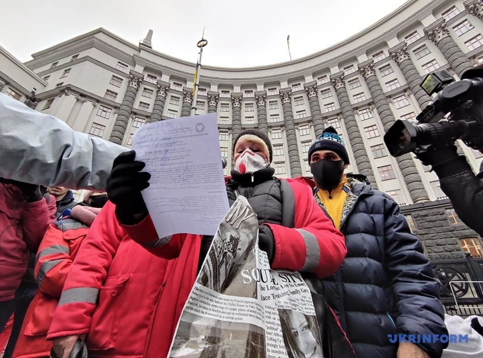 У Києві на Майдані Незалежності, крім мітингу представників підприємців, також проходить мітинг медичних працівників.