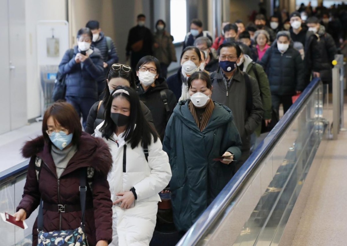 В Японии обнаружили первые 5 случаев заражения новым, более заразным штаммом коронавируса, о котором на прошлой неделе сообщила Великобритания.